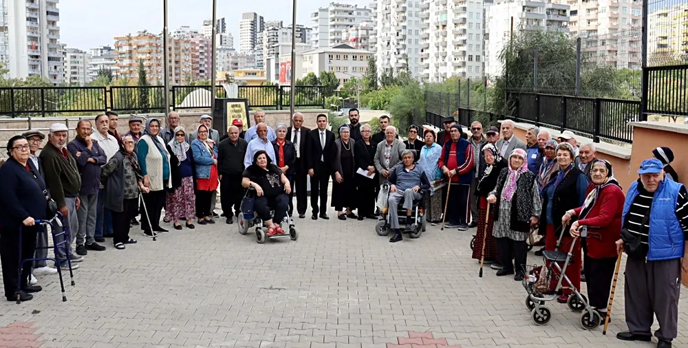  Adana Huzurevi Sakinleri Atatürk