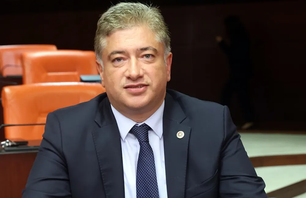 Kısacık: Öğretmenlerimiz Bir Anne, Bir Baba, Bir Abla, Bir Ağabeydir