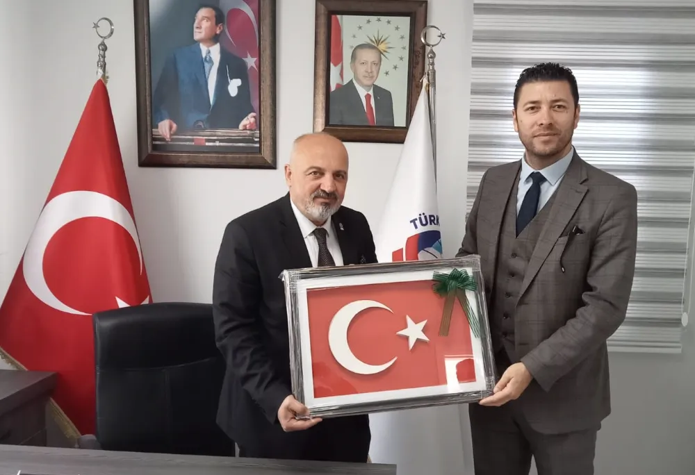 Gül’den TSYD’ye bayrak posteri