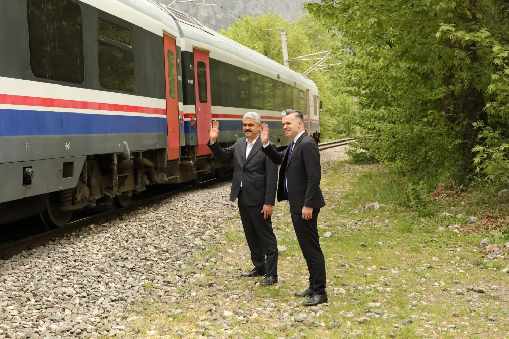 Turizm Treni İlk Seferini Pozantı’ya Yaptı