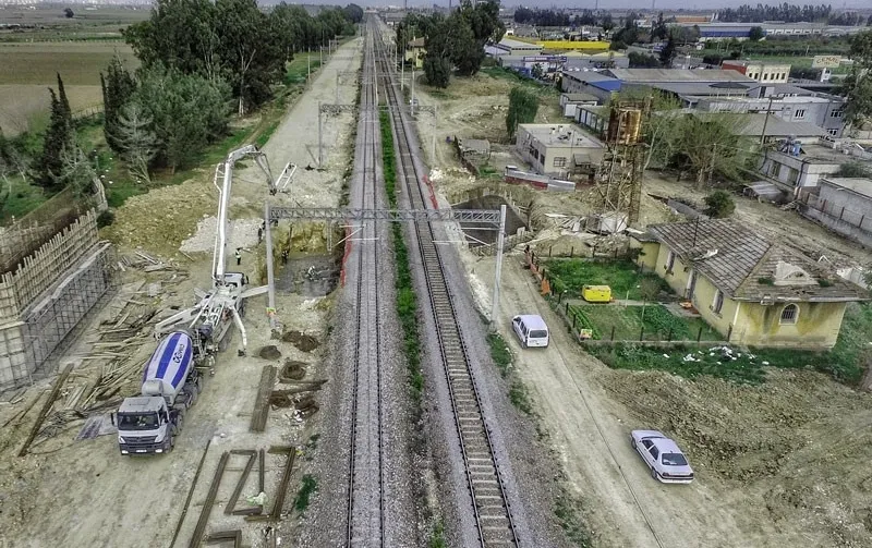 Adana-Mersin tren seferleri 2 yıl durdurulacak...