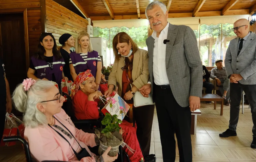 Dünyayı anne sevgisi ve şefkati sarsın!