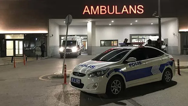 Ambulansa kürekle saldırı; hamile sağlık çalışanı yaralandı