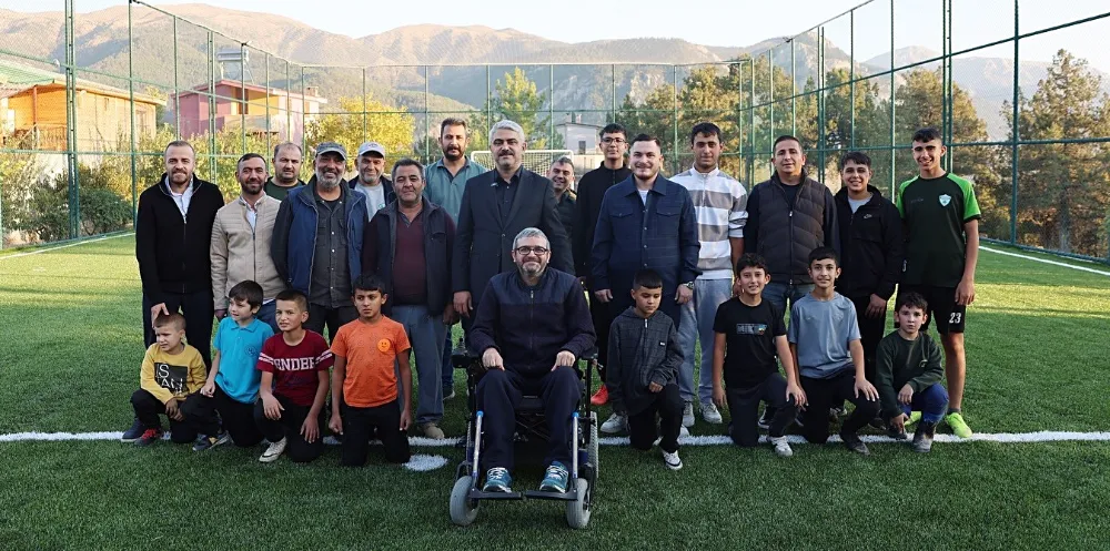 Başkan Avan Fındıklı Mahallesinde Halı Saha Açılışı Yaptı