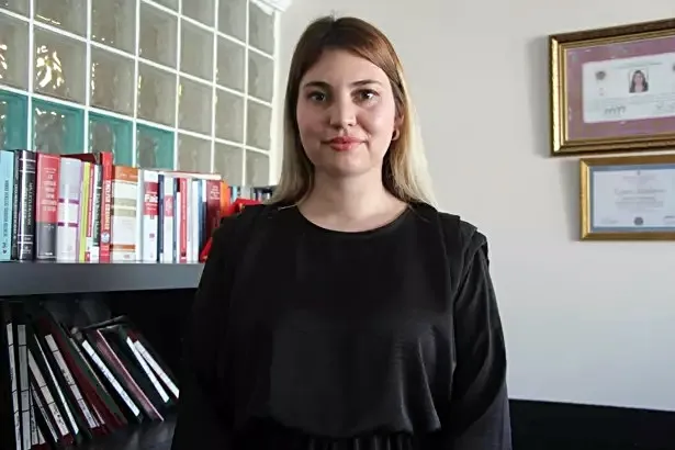 Kadın Avukatın Adını Kullanarak Dolandırdılar...