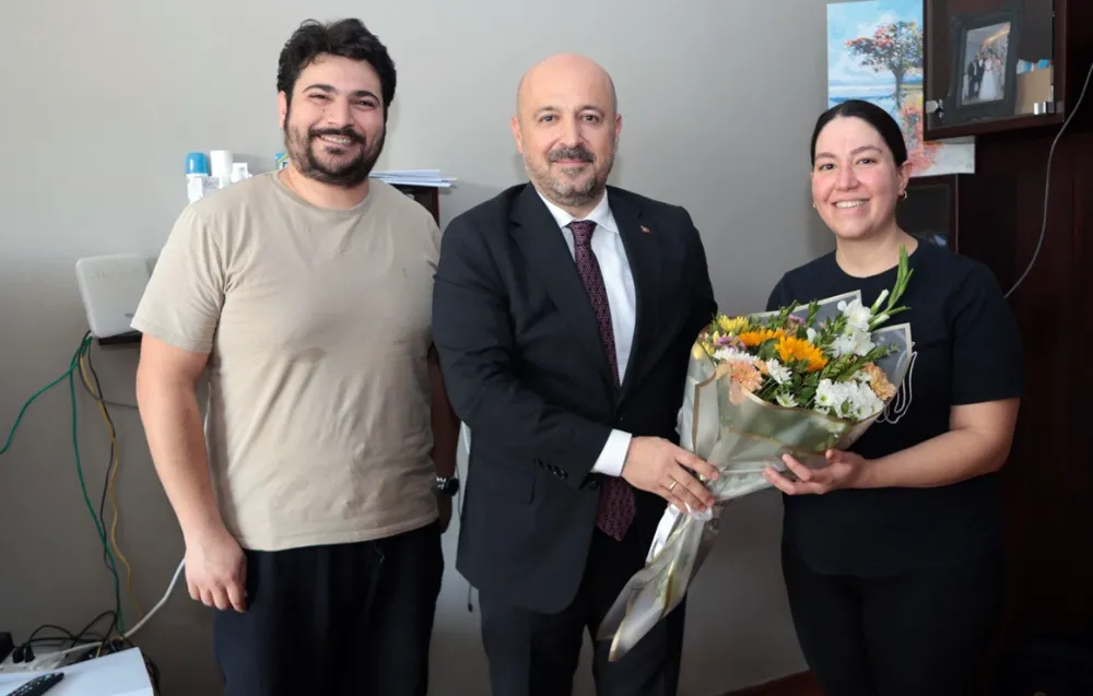 Her Gebeye, Bir Ebe!