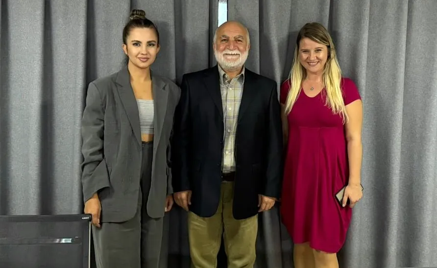 Gazeteci Özke, geleceğin aydınlık yüzleriyle buluştu