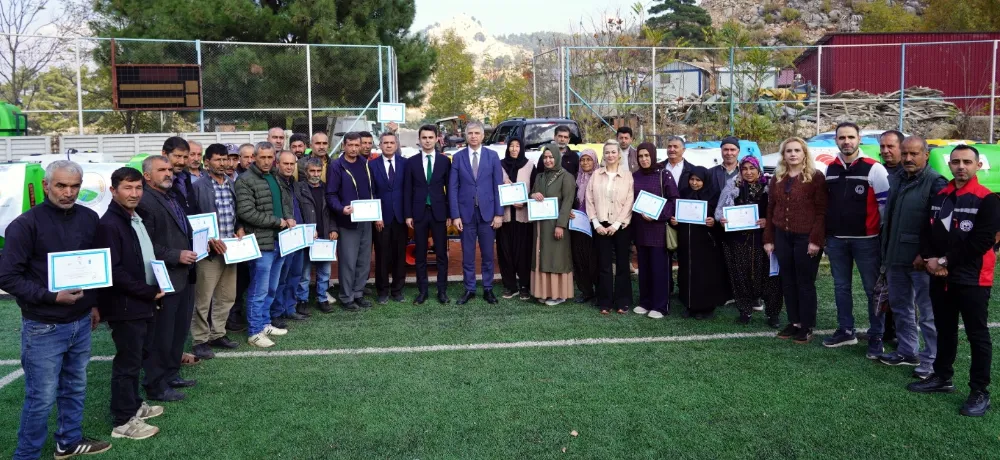 Aladağ’da Üreticilere Yüzde 70 Hibeli İlaçlama Makinesi Dağıtıldı