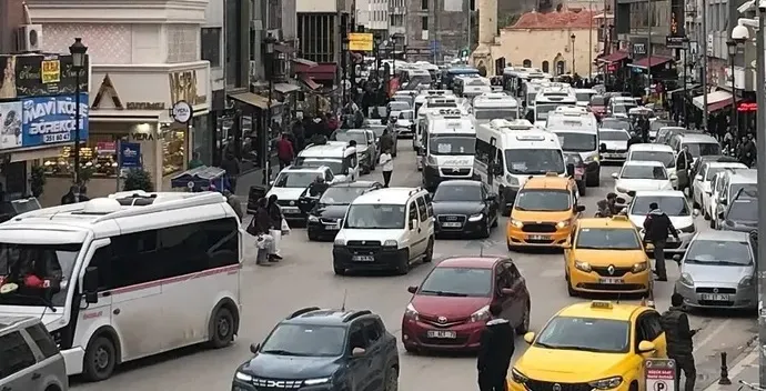 Adana’da trafiğe kayıtlı araç sayısı 946 bini geçti