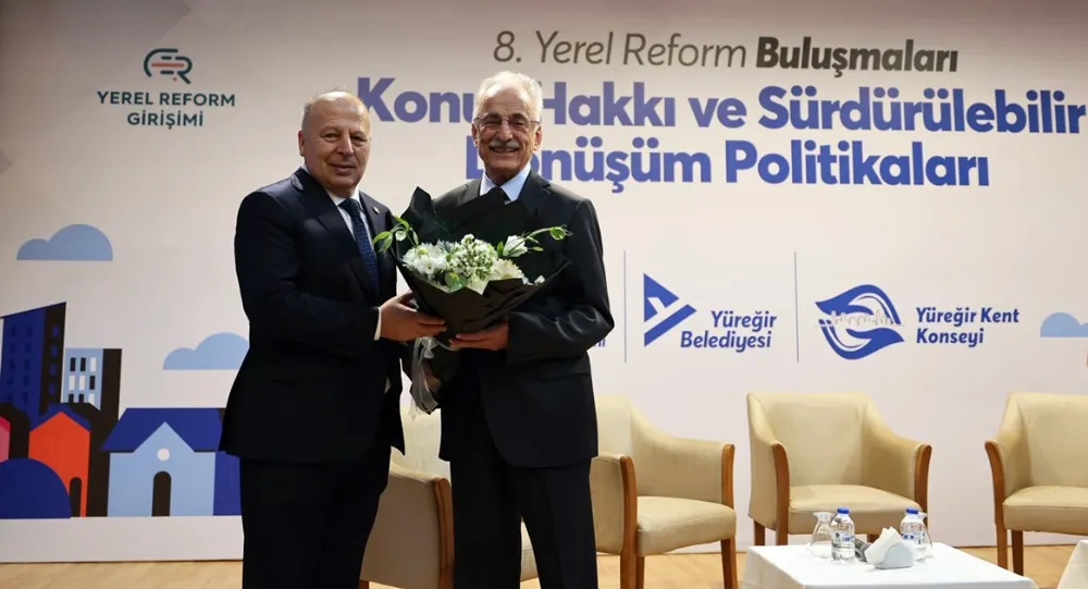 Yüreğir’de ‘Konut hakkı ve dönüşüm’ paneli