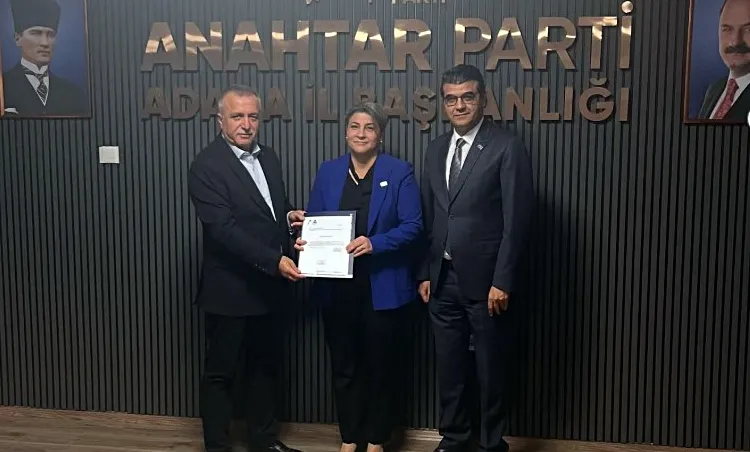 Sibel Çakmak Anahtar Parti Seyhan İlçe Başkanı Olarak Atandı