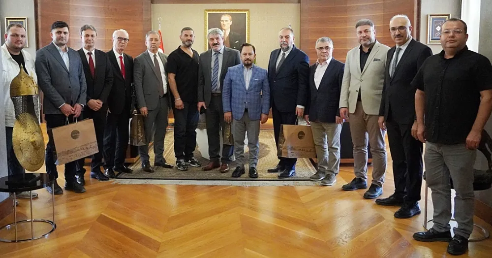 Adana’dan Londra’ya, ‘Gençlik Atlası Uzman Projesi” Köprüsü