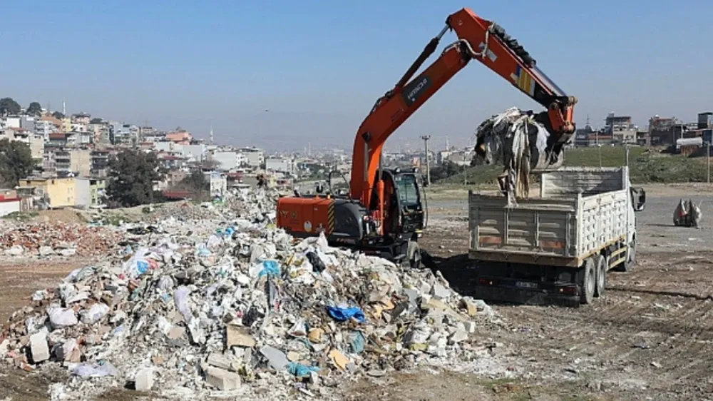 Seyhan Belediyesinden Kaçak Moloz Dökümüne Karşı Yoğun Mücadele
