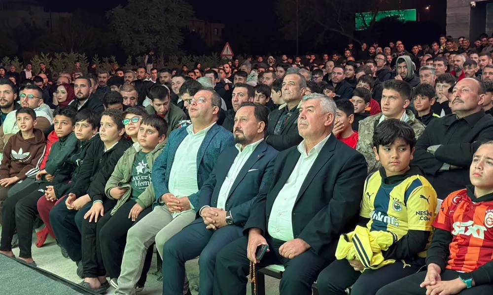 Sarıçam’da derbi coşkusu Başkan Uludağ’la zirveye çıktı