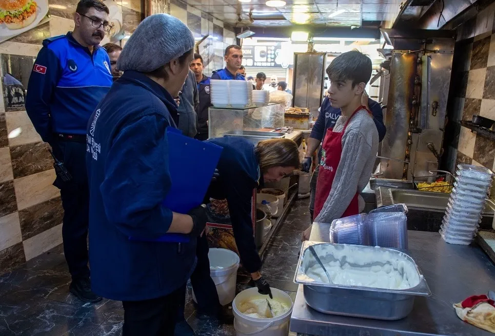 Seyhan Belediyesi Tüketici Sağlığına Kastedenlere Göz Açtırmıyor