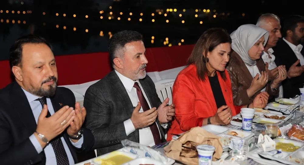 Ak Partililer 