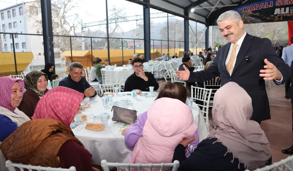 Pozantı Belediyesi yaklaşık 3 bin kişiye iftar verdi...