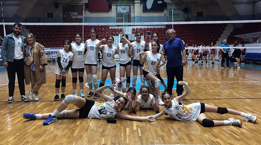  İstiklal Voleybol Kulübü üçüncü oldu...