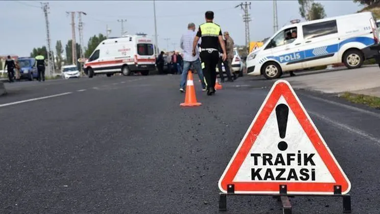 Cip ile motosiklet çarpıştı: 2 ağır yaralı