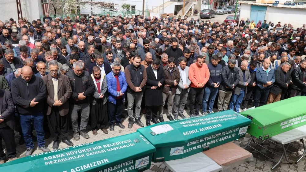 Trafik kazasında hayatını kaybeden Güleç ailesi, son yolculuğuna uğurlandı