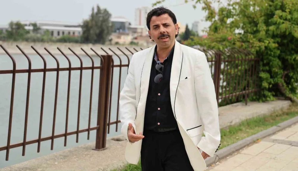 Konuşma bozukluğu olan şarkıcı sosyal medyada popüler oldu