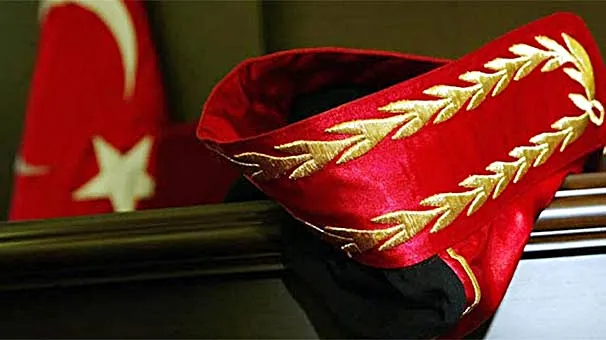 Müzede çöpe atılan biletleri yeniden satan 2 çalışana hapis cezası