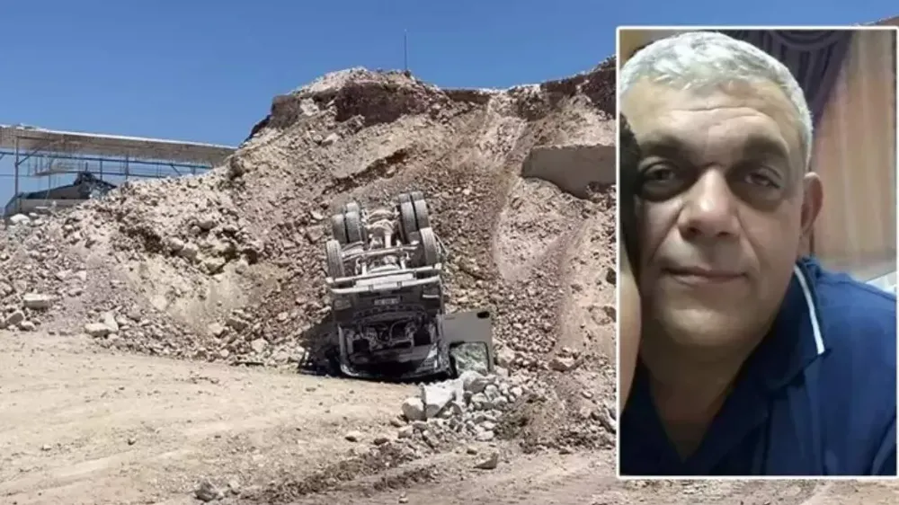 Kum ocağında devrilen kamyonun sürücüsü öldü