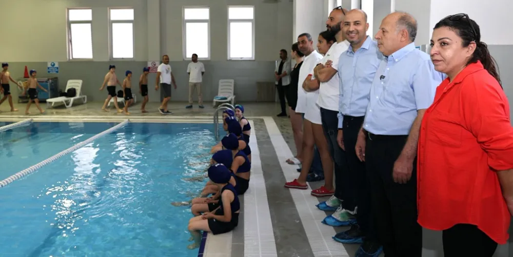 Yüreğir Belediyesi’nin yüzme kursları başladı