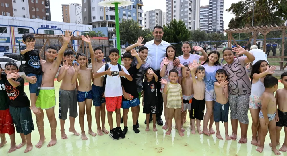 Başkan Emrah Kozay, su oyun parkı’nda çocuklarla buluştu