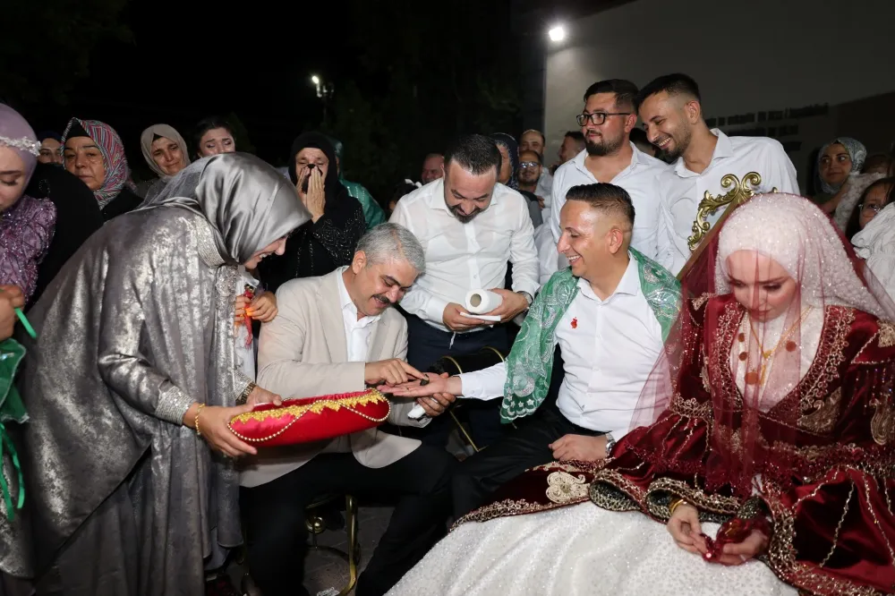 Başkan Avan, personelinin Düğün Kınasını Belediye Başkanı Yaktı