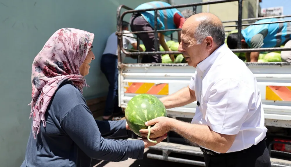  Demirçalı’dan çiftçiye destek vatandaşa ikram