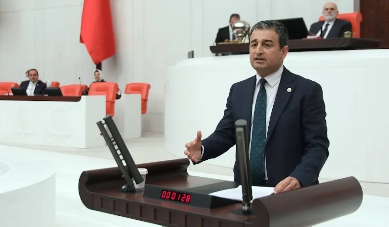   Bulut, “Bu yaz sıcağında Adanalı’ya zulmetmeyin”