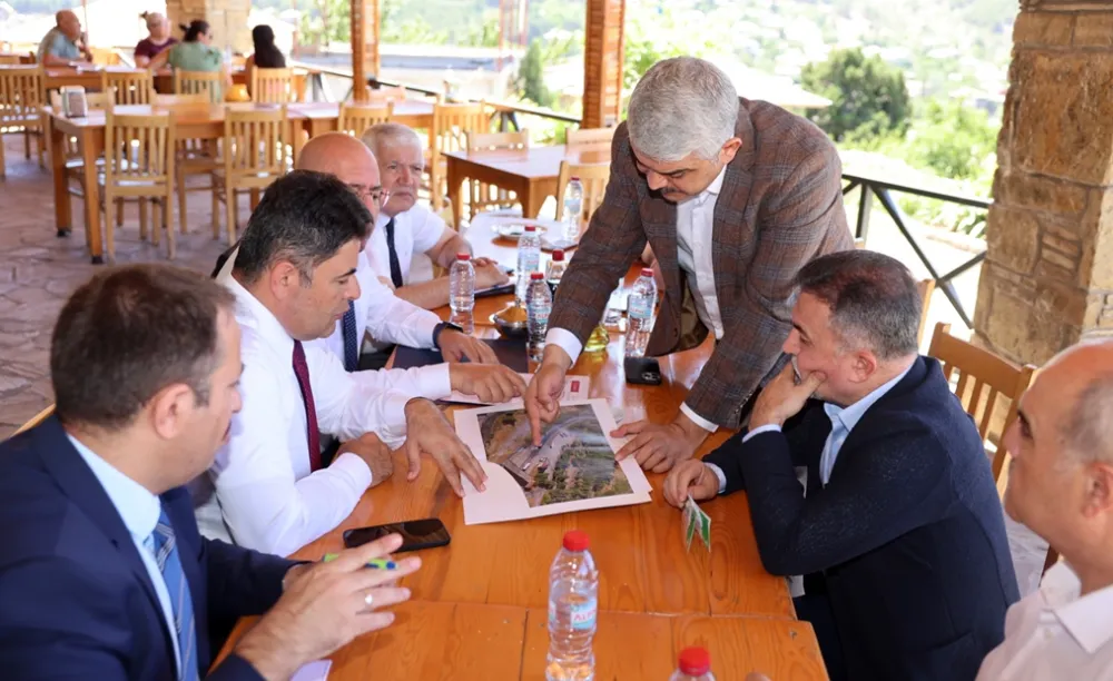Pozantı’da Ulaştırma ve Sağlık Alanında Önemli Adımlar Atıldı 