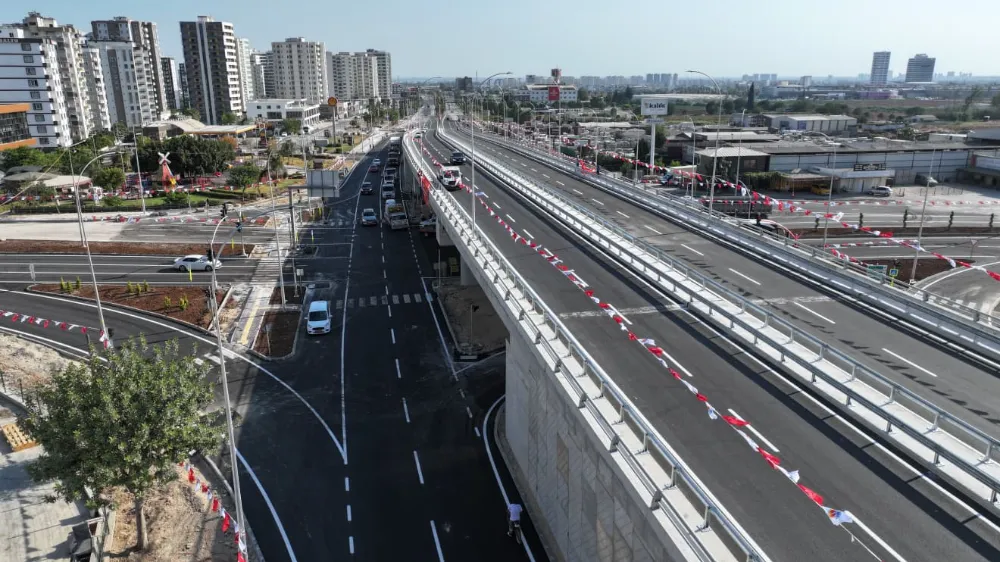 Öğretmenler Bulvarı Otoban Bağlantısı Köprülü Kavşağı trafiğe açıldı