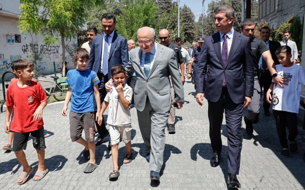 Vali Köşger, esnaf, vatandaş ve çocuklarla buluştu!