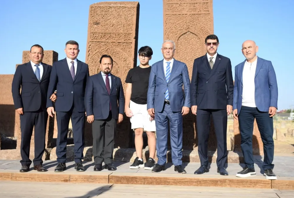 “Kutlu mirasa canımız pahasına sahip çıkacağız”
