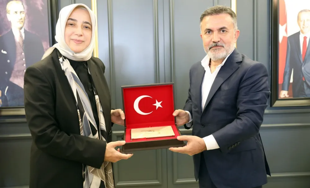   Adana’da Türkiye Yüzyılı Buluşmalarına ev sahipliği yaptı...