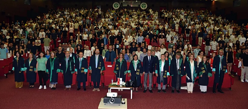    Doktor adayları beyaz önlüklerini giydi
