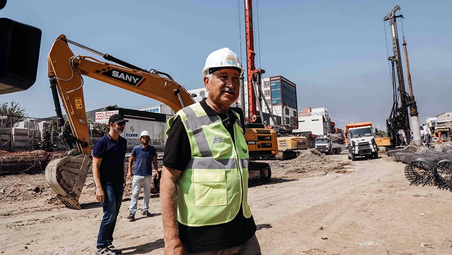 Şakirpaşa Altgeçidi’nin inşaatında yoğun çalışma