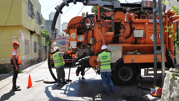 ASKİ günde 3 kilometrelik kanalizasyon hattı temizliyor