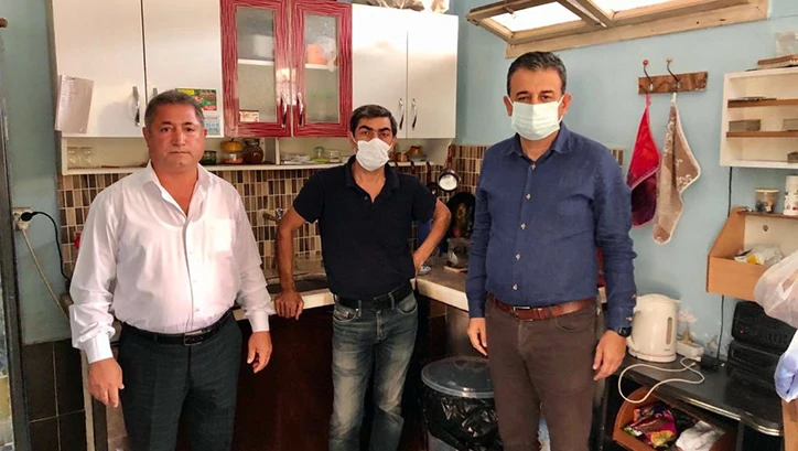 Kahveci esnafı geçinmek için masa-sandalye satıyor!
