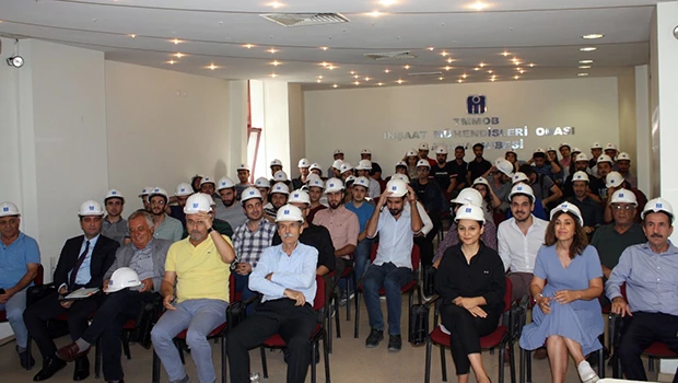 Geleceğin inşaat mühendisleri İMO’da baret taktı