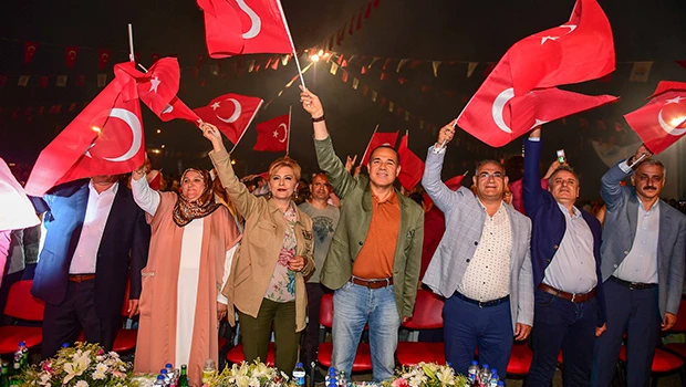 Adana’da Cumhuriyetin 95’inci yılı İrem Derici konseriyle kutlanacak