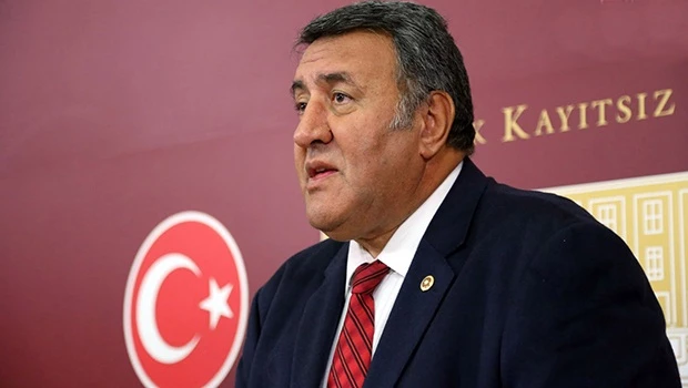 889 gazetecinin sarı basın kartı iptal edildi
