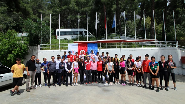 Adana’da Okullar Arası Kürek Yarışları Yapıldı