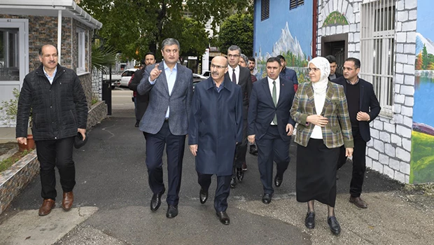 Vali Demirtaş,  oy toplama merkezlerini inceledi
