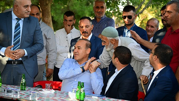 Başkan Sözlü, Solaklı
