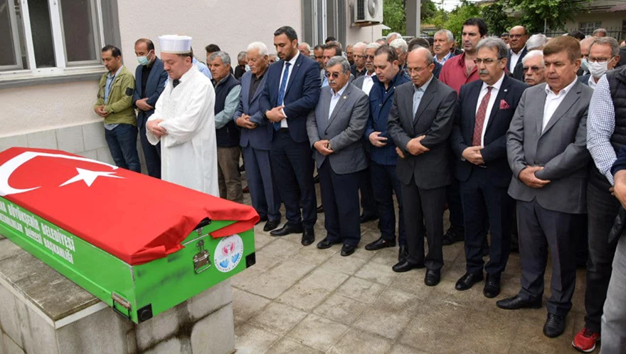 Eski Bakan Daçe Ceyhan