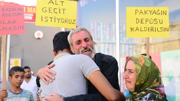 Dizi Oyuncusunun Öldüğü Kazanın Meydana Geldiği Yerde Eylem
